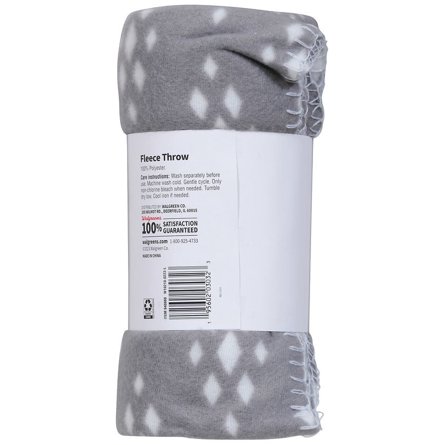 slide 5 of 5, Walgreens Fleece Throw, 1 ct