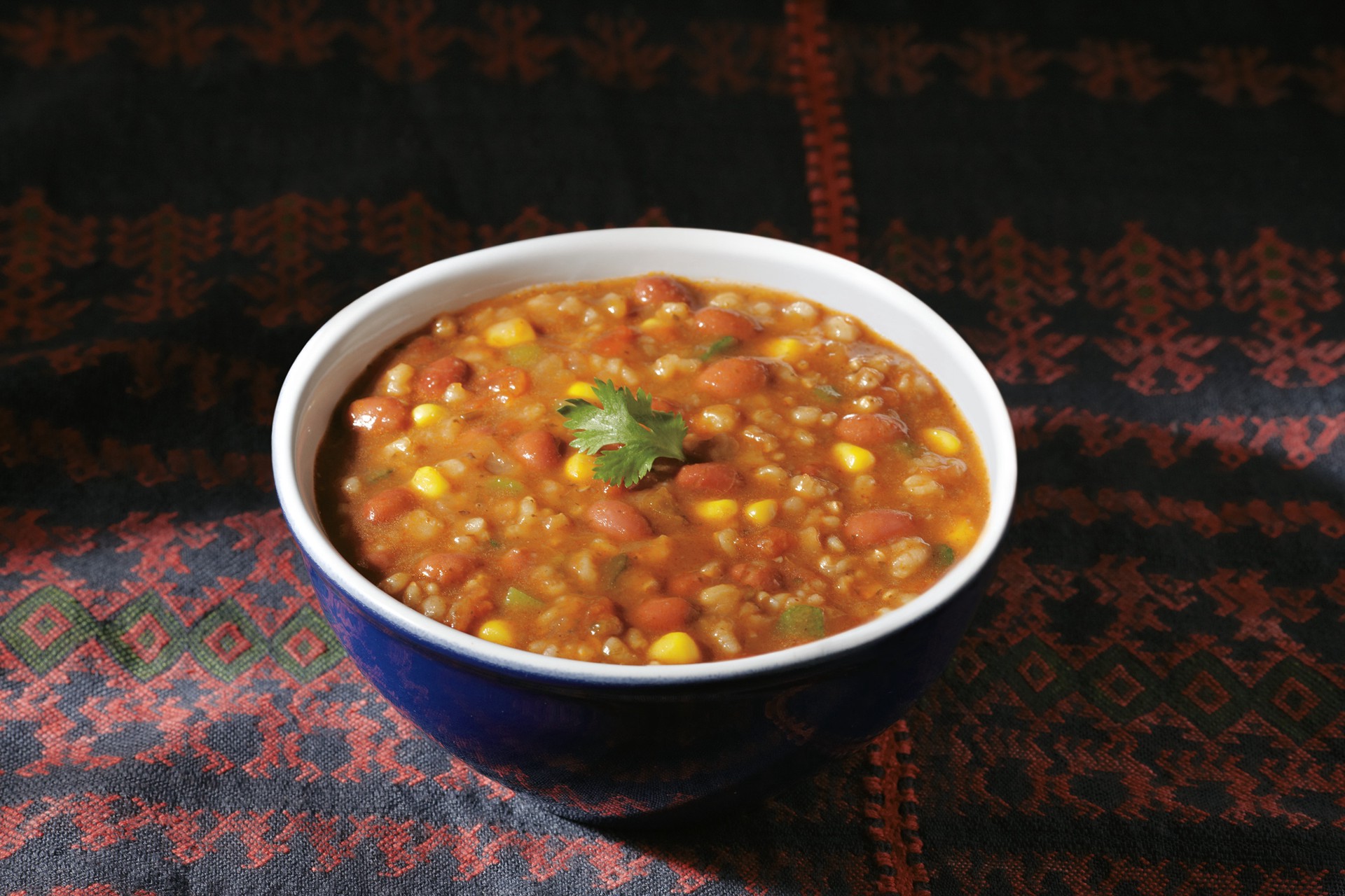 slide 7 of 7, Amy's Hearty Spanish Rice & Red Bean Soup, 14.7 oz