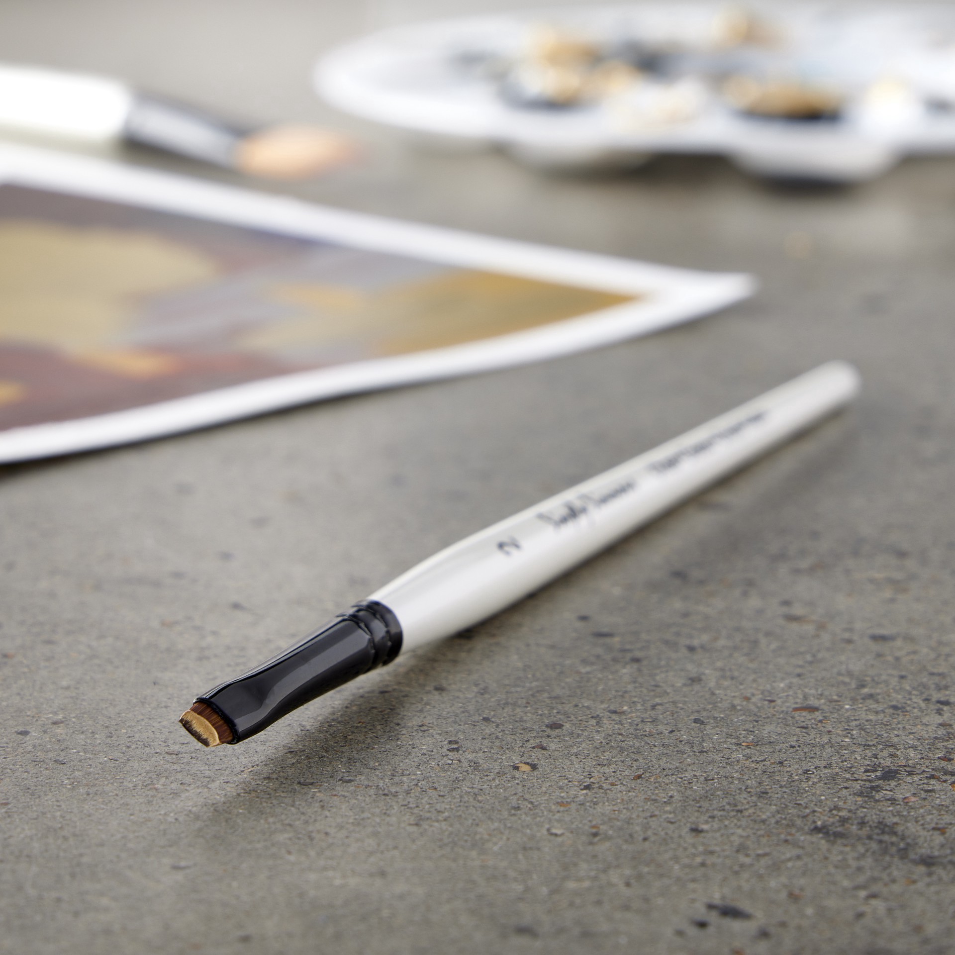 slide 2 of 3, Robert Simmons Simply Simmons Short Handle Chisel Blender Brush, 1 ct