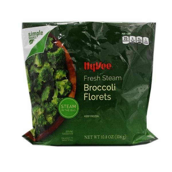 slide 1 of 1, Hy-Vee Fresh Steam Broccoli Florets, 10.8 oz