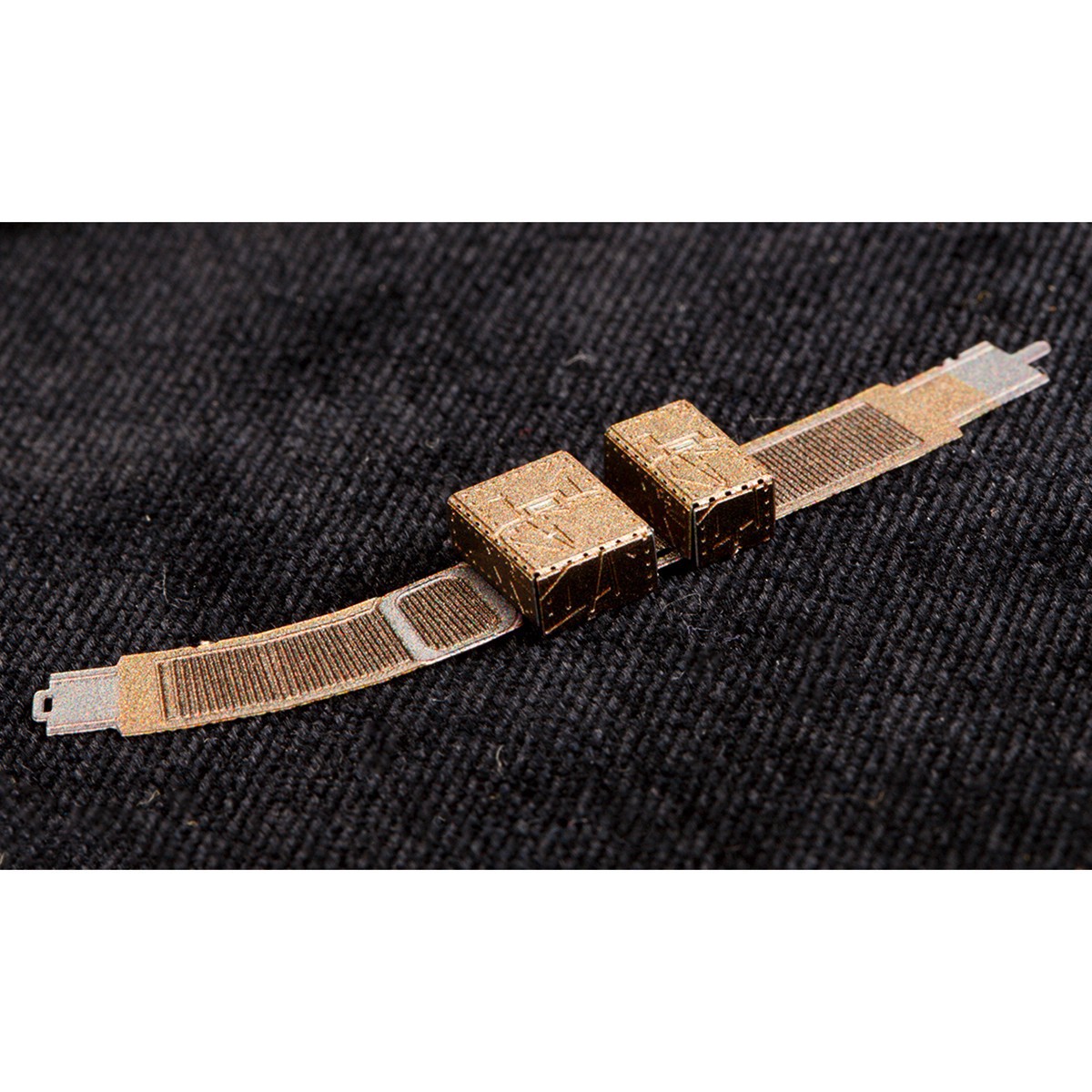 slide 5 of 16, Fascinations Metal Earth Deadpool Steel Model Kit, 3 in x 1.6 in x 5.9 in