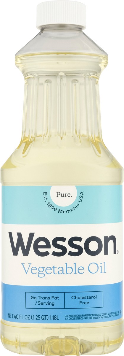 slide 9 of 9, Wesson Oil Vegetable, 40 oz
