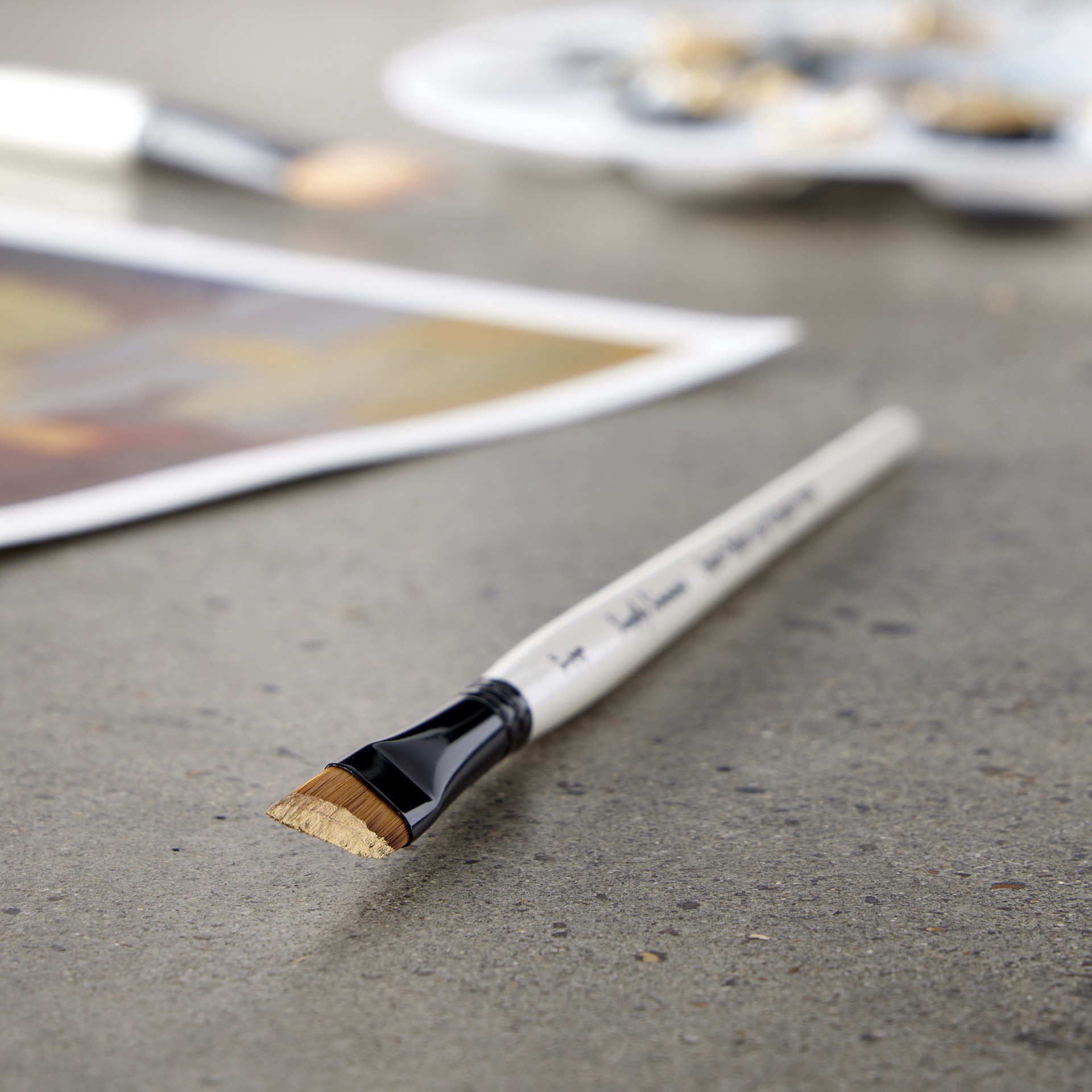 slide 2 of 2, Robert Simmons Simply Simmons Short Handle Sword Brush, 1/4 in