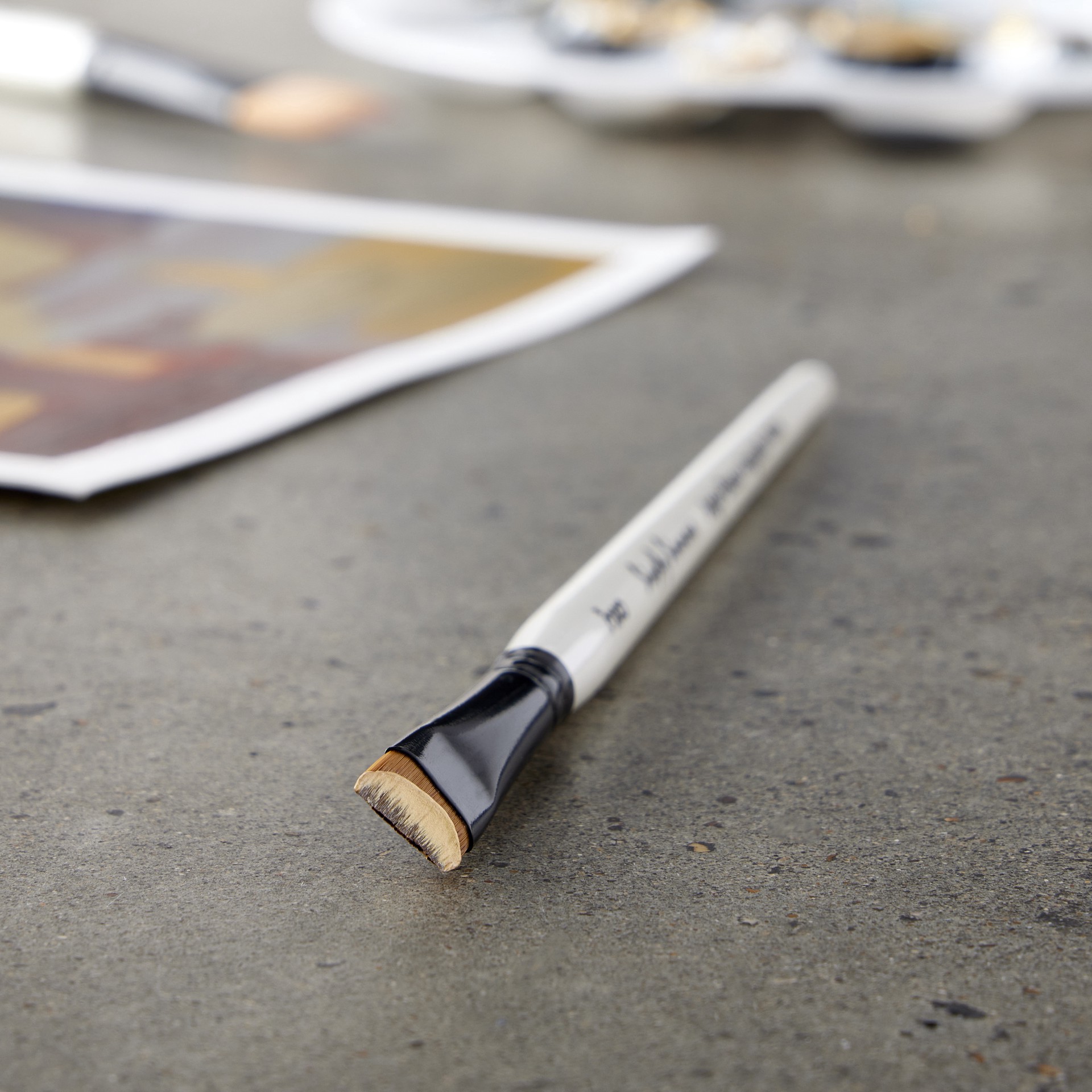 slide 2 of 2, Robert Simmons Simply Simmons Short Handle Angle Shader Brush, 3/8 in