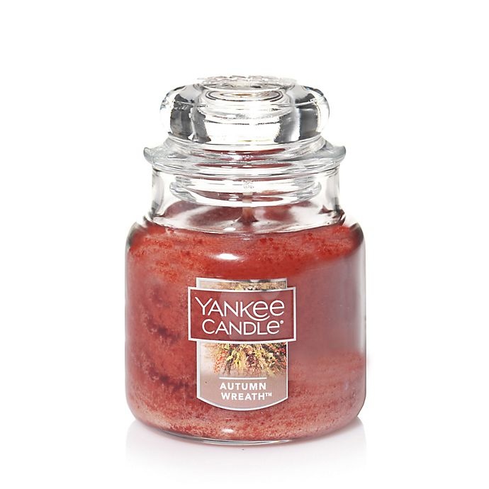 slide 1 of 1, Yankee Candle Housewarmer Autumn Wreath Small Classic Jar Candle, 1 ct