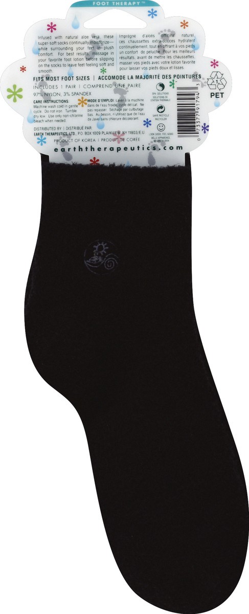 slide 5 of 7, Earth Therapeutics Aloe Vera Moisturizing Socks, 1 ct
