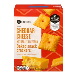 SE Grocers Cheddar Cheese Naturally Flavored Baked Snack Crackers