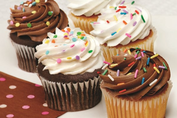 slide 1 of 1, Weis in Store Baked Mini Cupcakes, 12 ct