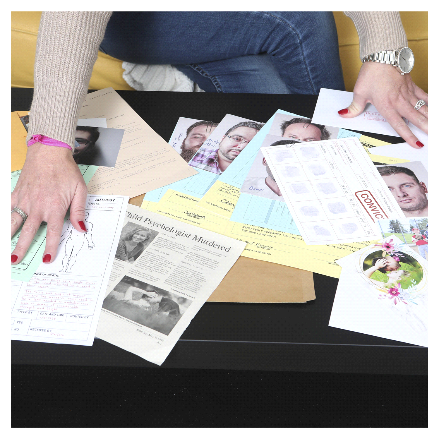 slide 4 of 5, Pressman Unsolved Case Files: Harmony Ashcroft Game, 1 ct