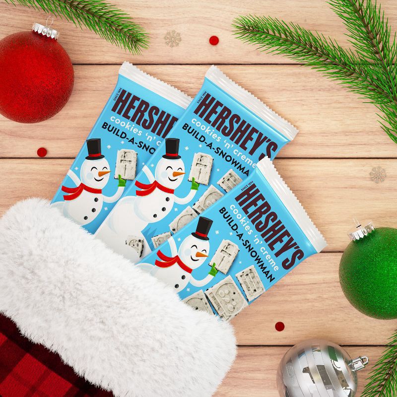 slide 2 of 6, HERSHEY'S Build-A-Snowman Cookies 'n' Creme, Christmas Candy Bar, 4 oz, 4 oz