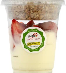 SE Grocers Yoplait Yogurt, Nature Valley Granola, Strawberry Parfait 8 Ounces