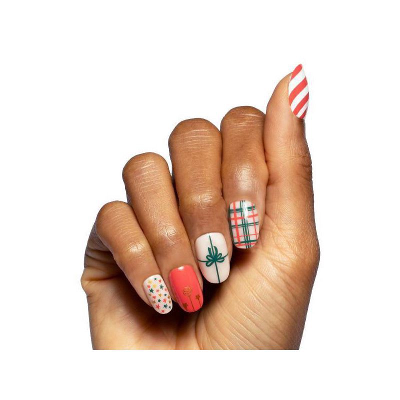 slide 4 of 6, Olive & June Press-On - S Round - All Out Christmas - 42ct, 1 ct