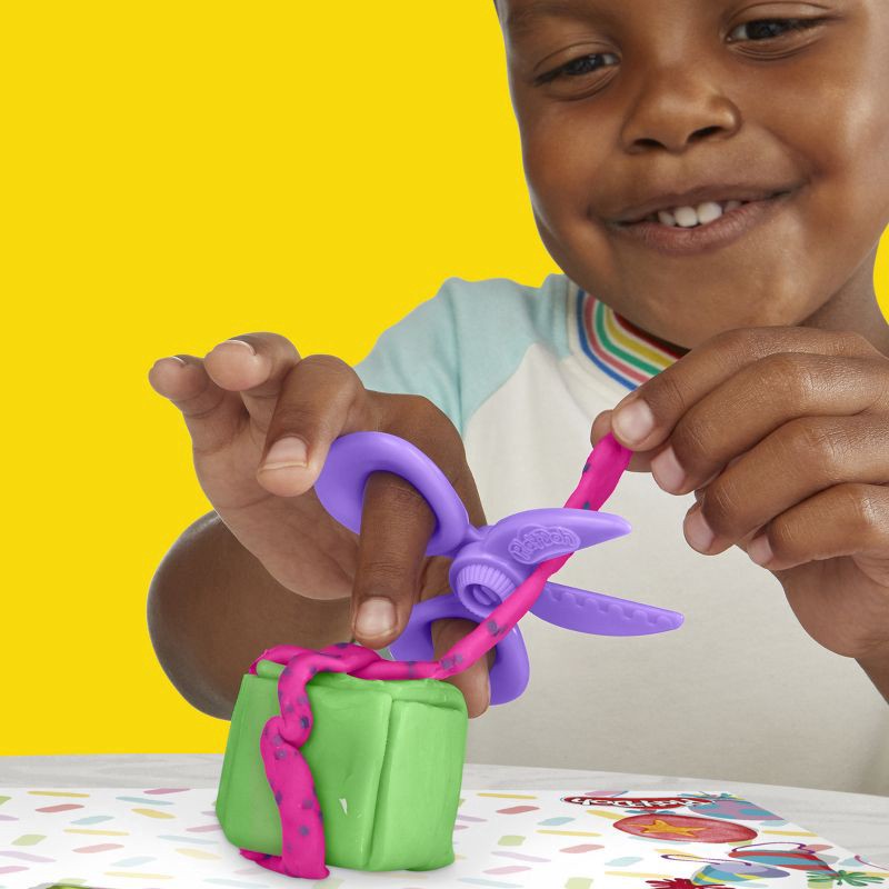 slide 9 of 11, Play-Doh Party Gifts Set, 1 ct