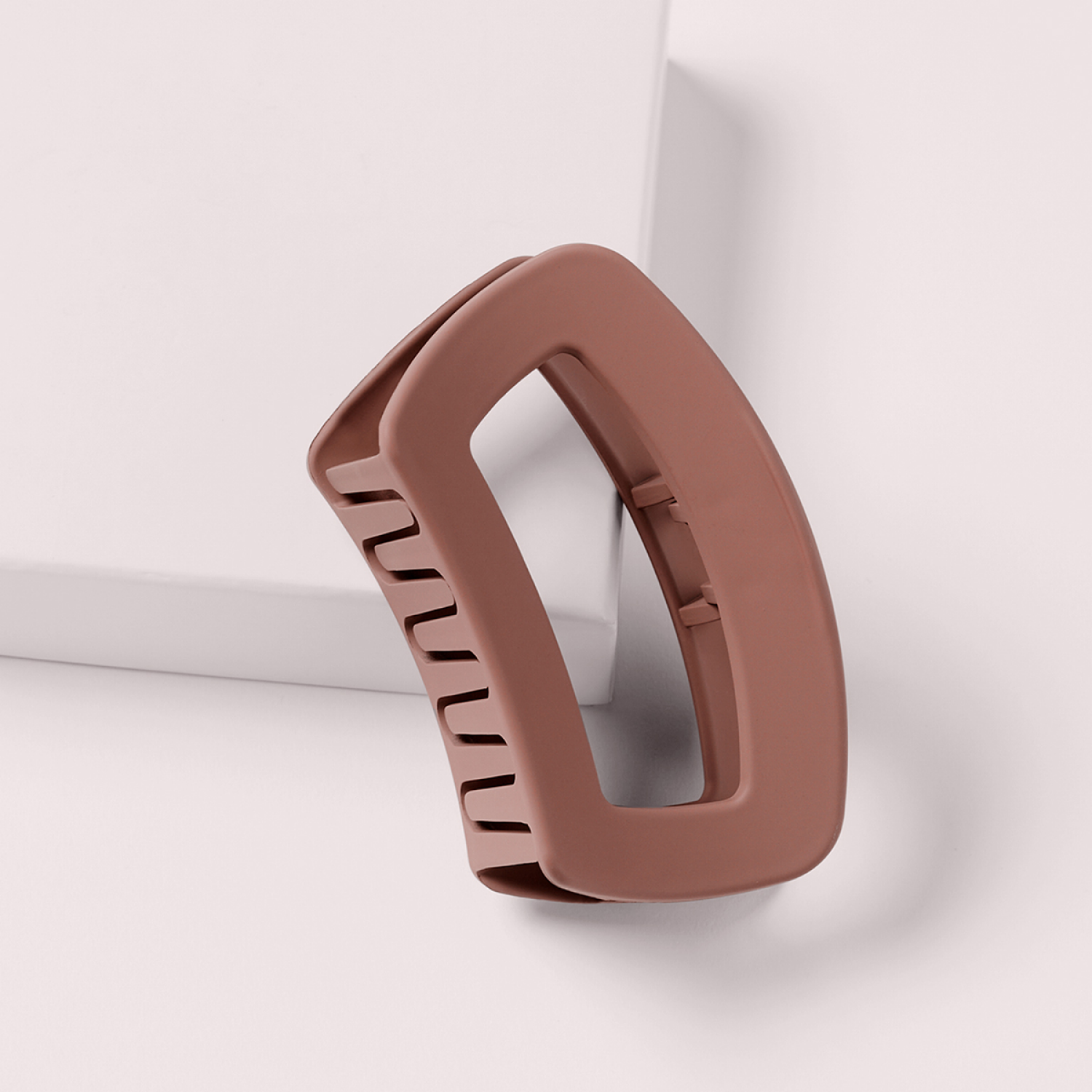 slide 3 of 4, The Hair Edit Vaulted Claw Clip, 1 ct