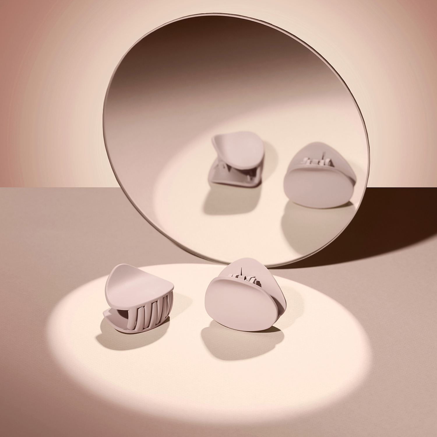 slide 3 of 3, The Hair Edit Curated Collection Shell Claw Clip 1 ea, 1 ct