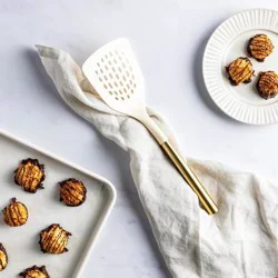 Hy-Vee Seasons Nylon Slotted Turner In Gold And Linen