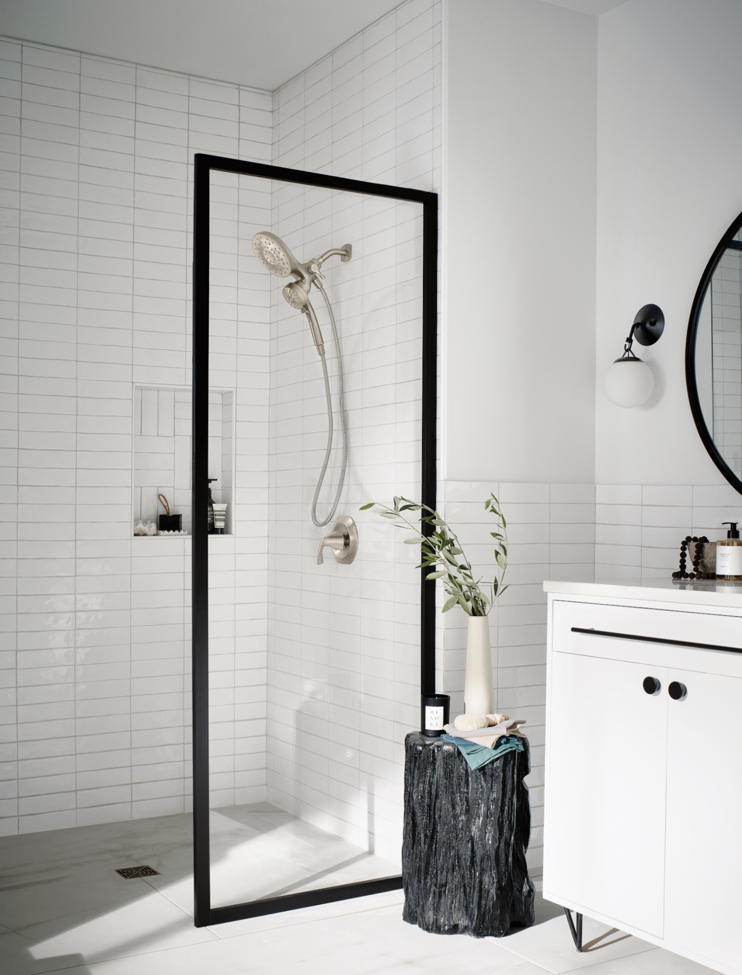 slide 2 of 4, Moen Incorporated Moen Engage Handheld Showerhead with Magnetix, 1 ct