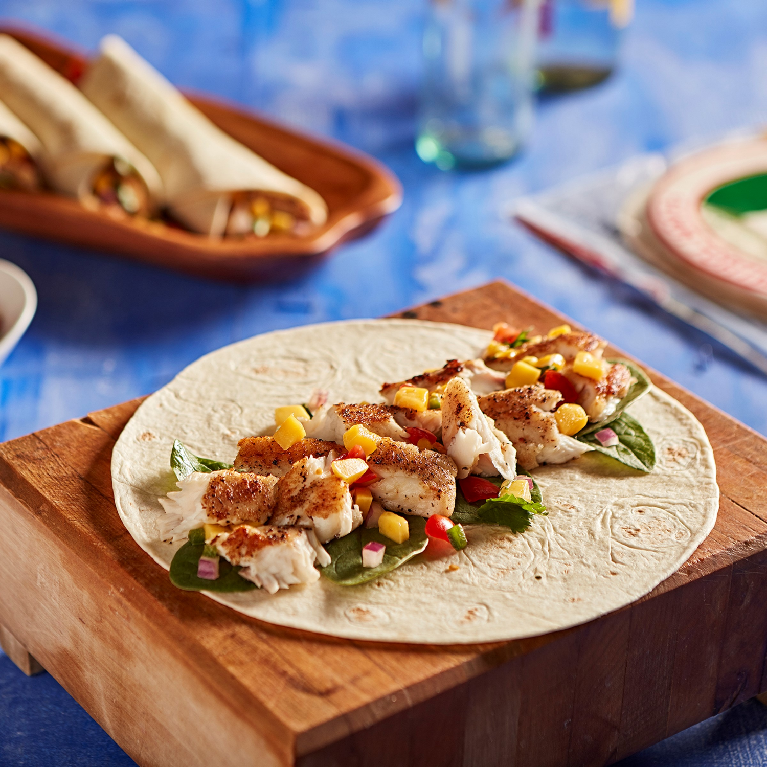 slide 5 of 5, La Banderita White Corn Tortilla, 30 ct