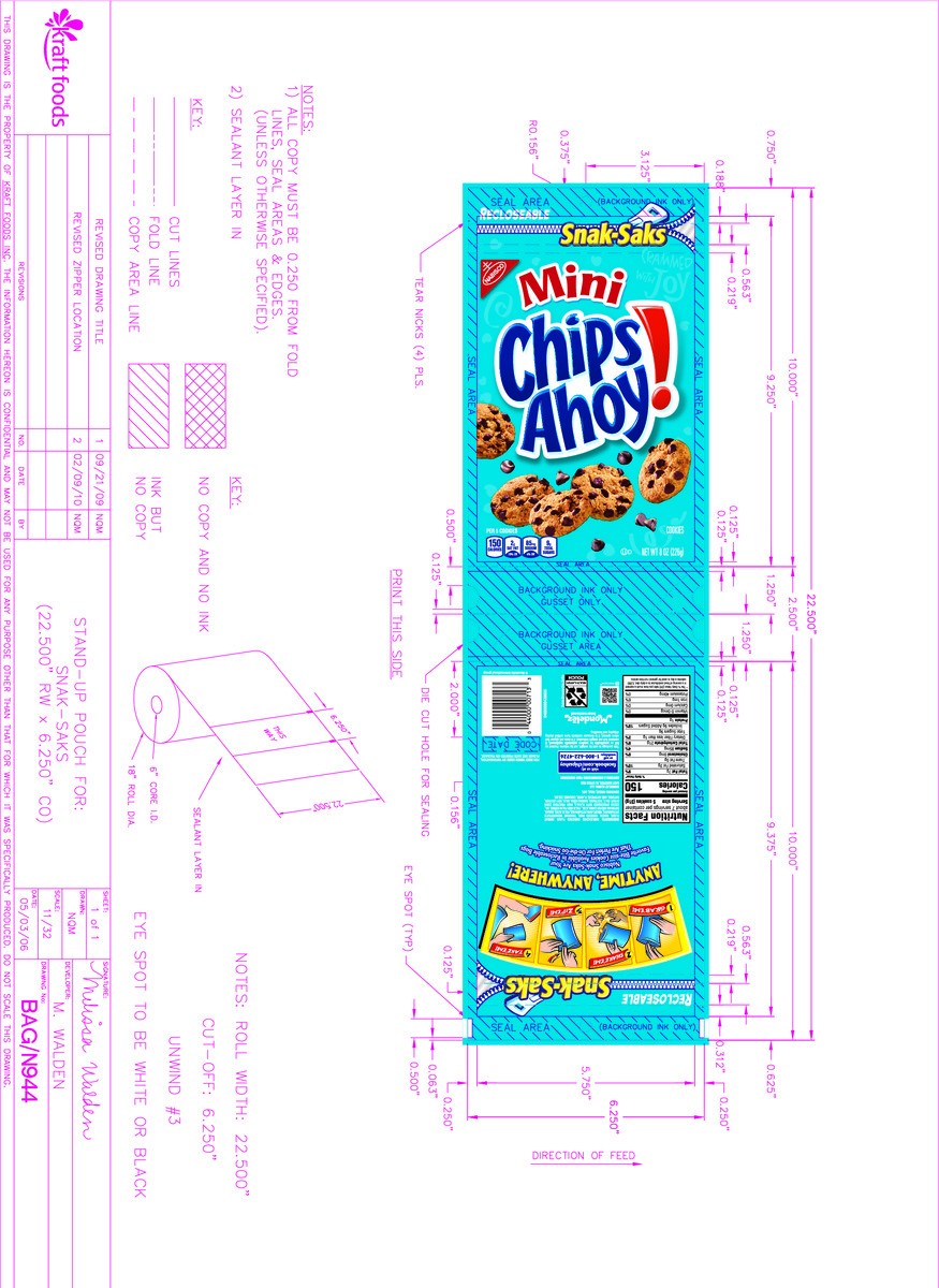 slide 3 of 16, CHIPS AHOY! Mini Original Chocolate Chip Cookies, Snak-Saks, 8 oz, 8 oz