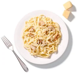 Deli Kitchen Fettuccine Alfredo with Chicken