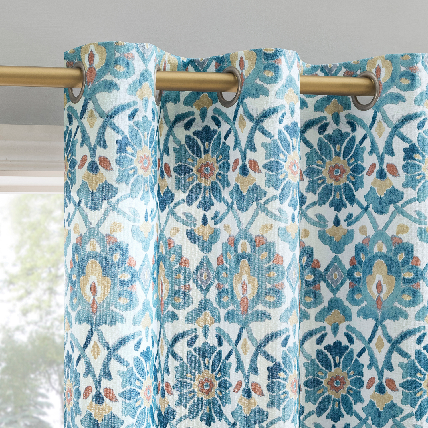 slide 4 of 6, Hillard, 40 x 63 