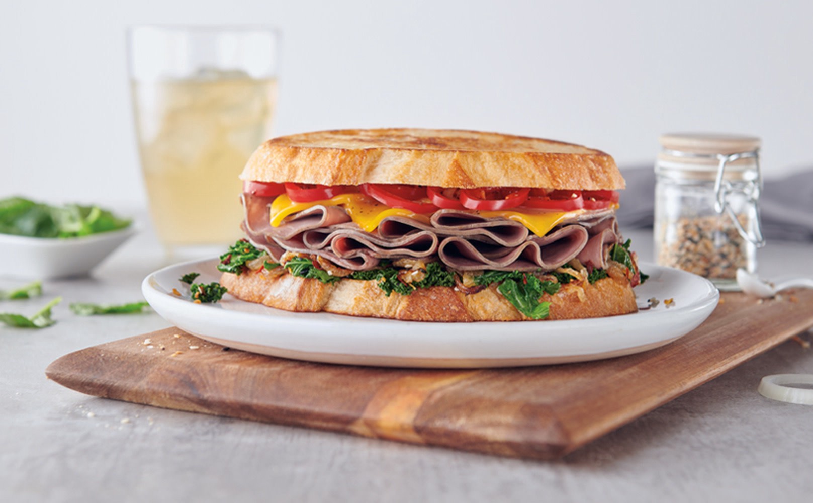 slide 6 of 7, Castle Wood Angus Seasoned Roast Beef, 13 oz