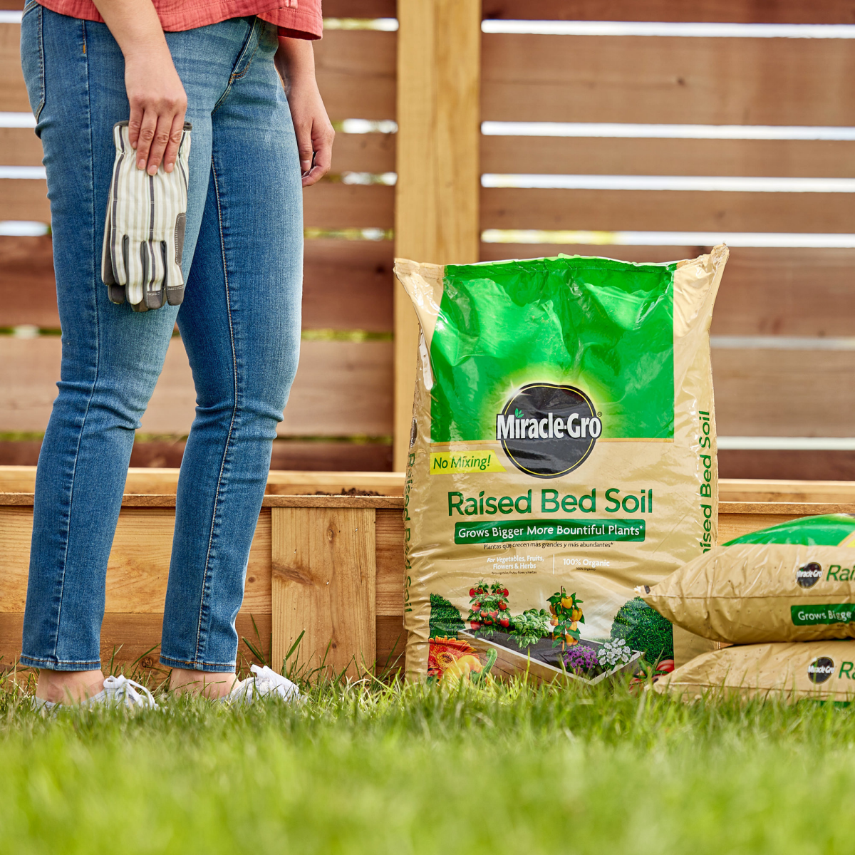 slide 9 of 21, Miracle-Gro Raised Bed Soil, 1 ct