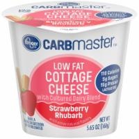 slide 1 of 1, Kroger Carbmaster Low Fat Strawberry With Rhubarb Low Fat Cottage Cheese, 5.65 oz