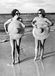 Avanti Birthday Card - Two Ladies With Big Beach