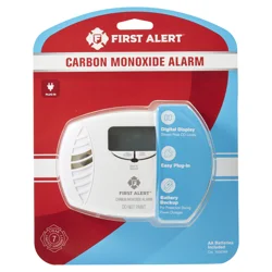 First Alert CO615 Plug-In Carbon Monoxide Alarm with Battery Backup
