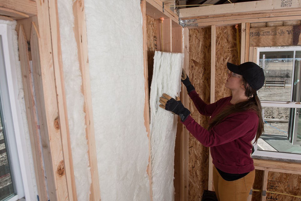 slide 4 of 6, Johns Manville R- 19 Wall Unfaced Fiberglass Batt Insulation 87.18-sq ft ( 15-in W x 93-in L), 1 ct