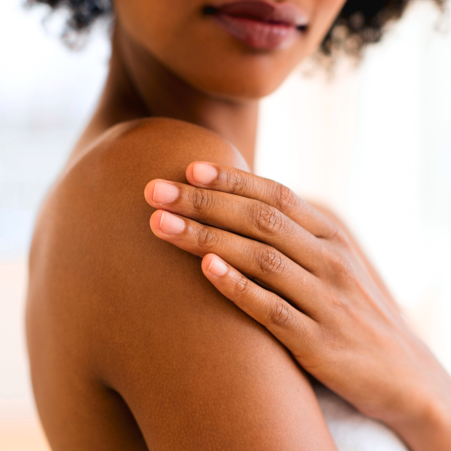 slide 5 of 8, Olay Regenerist Body Wash with Niacinamide Serum Complex, 20 oz, 20 fl oz