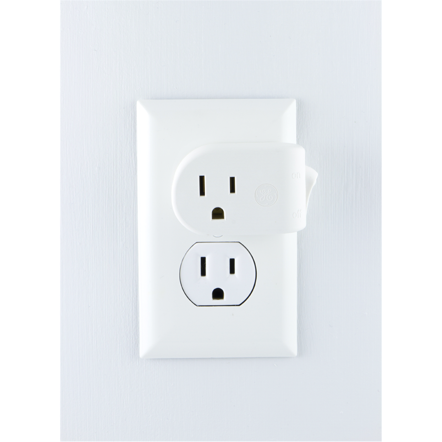 slide 2 of 3, GE Grounded Power Switch, 1 ct