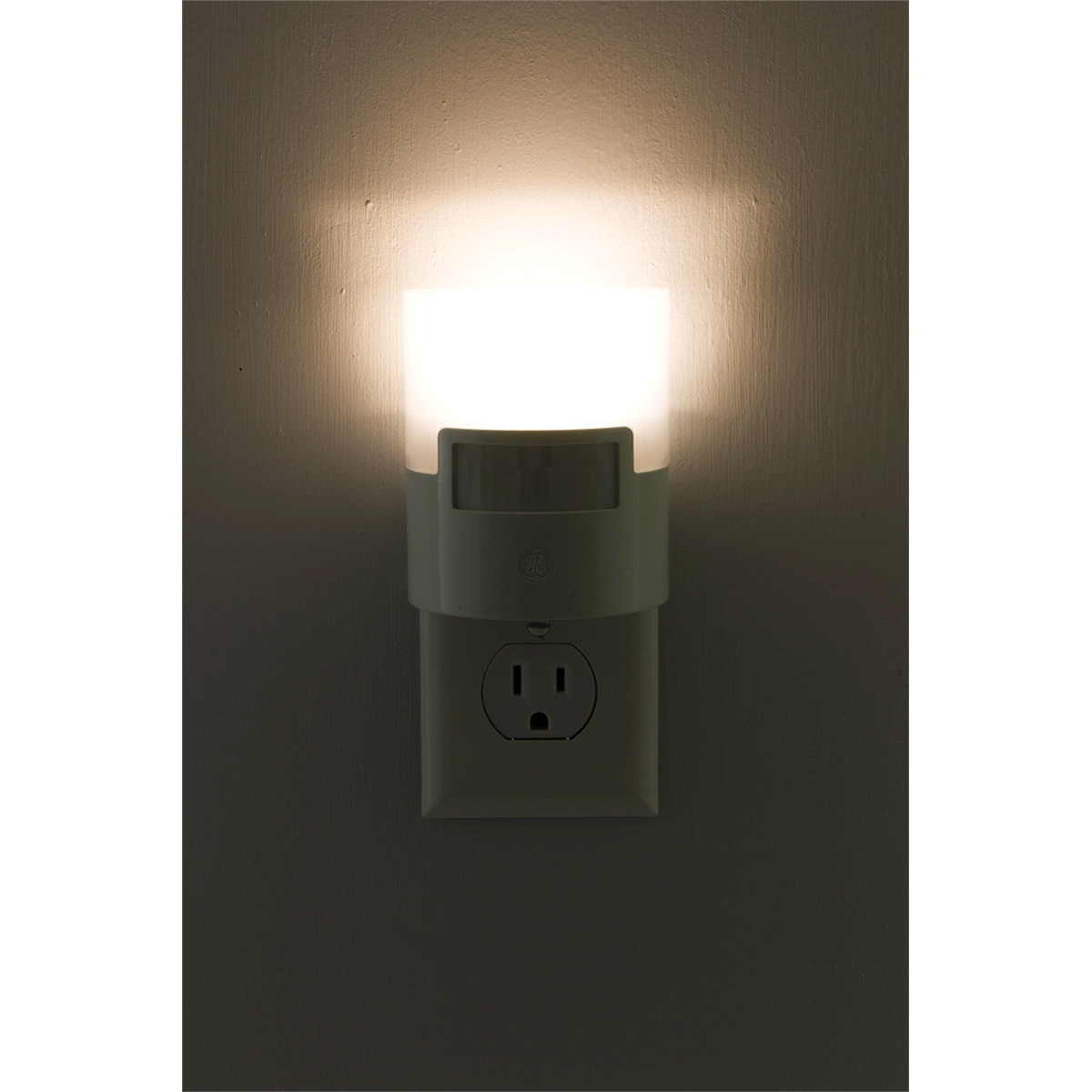 GE UltraBrite Motion Activated LED Night Light, White