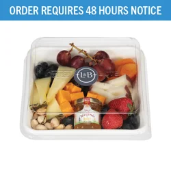 Lunds & Byerlys World Traveler Cheese Tray 1 ea