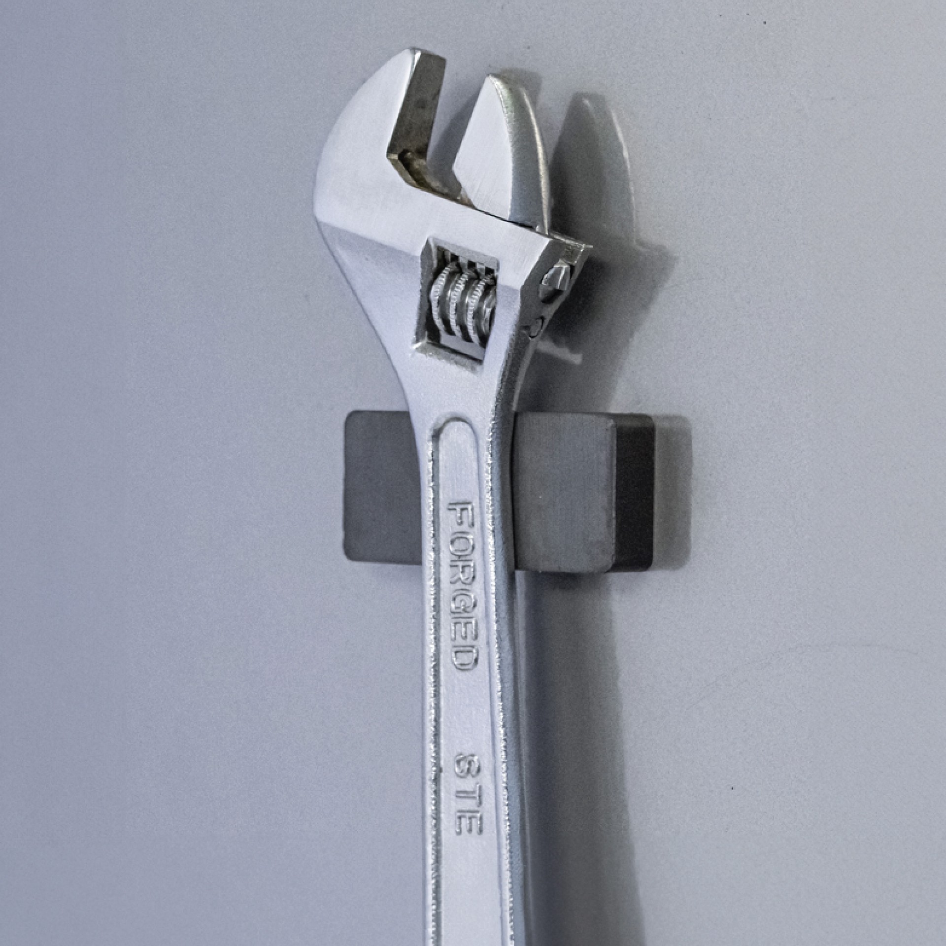 slide 4 of 4, Project Source 1.88-in Ceramic Block Magnet, 1 ct