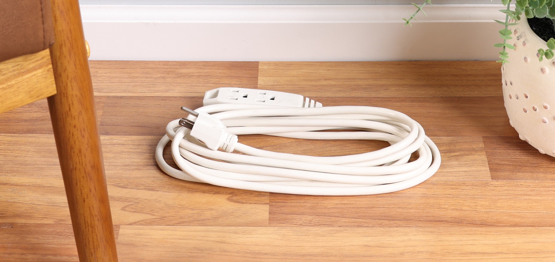 slide 3 of 6, Utilitech 15-ft 16 / 3 Light Duty 3 Prong White Indoor Extension Power Cord, 1 ct