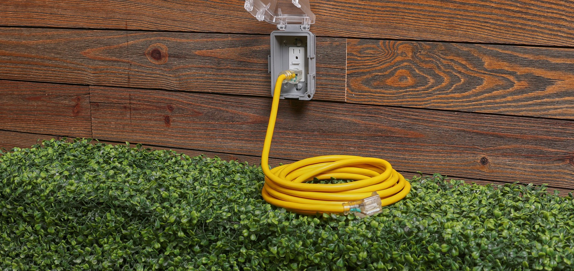 slide 4 of 6, Utilitech 25-ft 12 / 3 Heavy Duty 3 Prong Yellow Outdoor Extension Power Cord, 1 ct