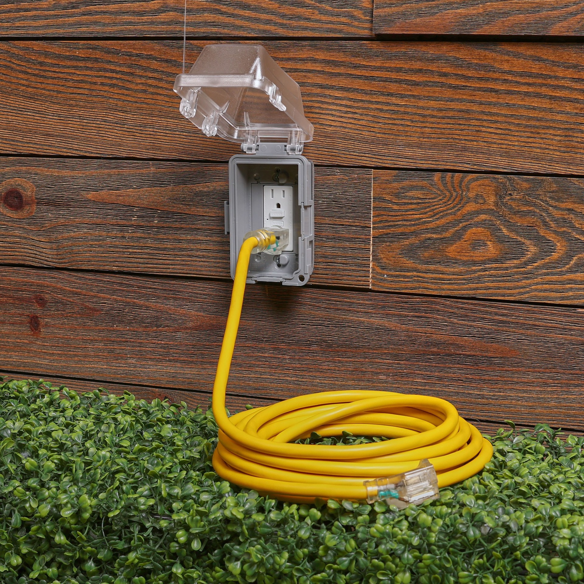 slide 5 of 6, Utilitech 25-ft 12 / 3 Heavy Duty 3 Prong Yellow Outdoor Extension Power Cord, 1 ct