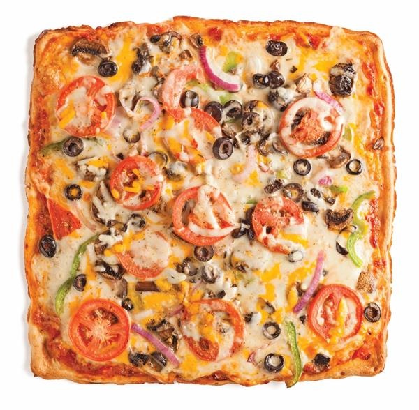 slide 1 of 1, Hy-Vee Garden Pizza Tuscano Cracker Crust Family Size, 41 oz