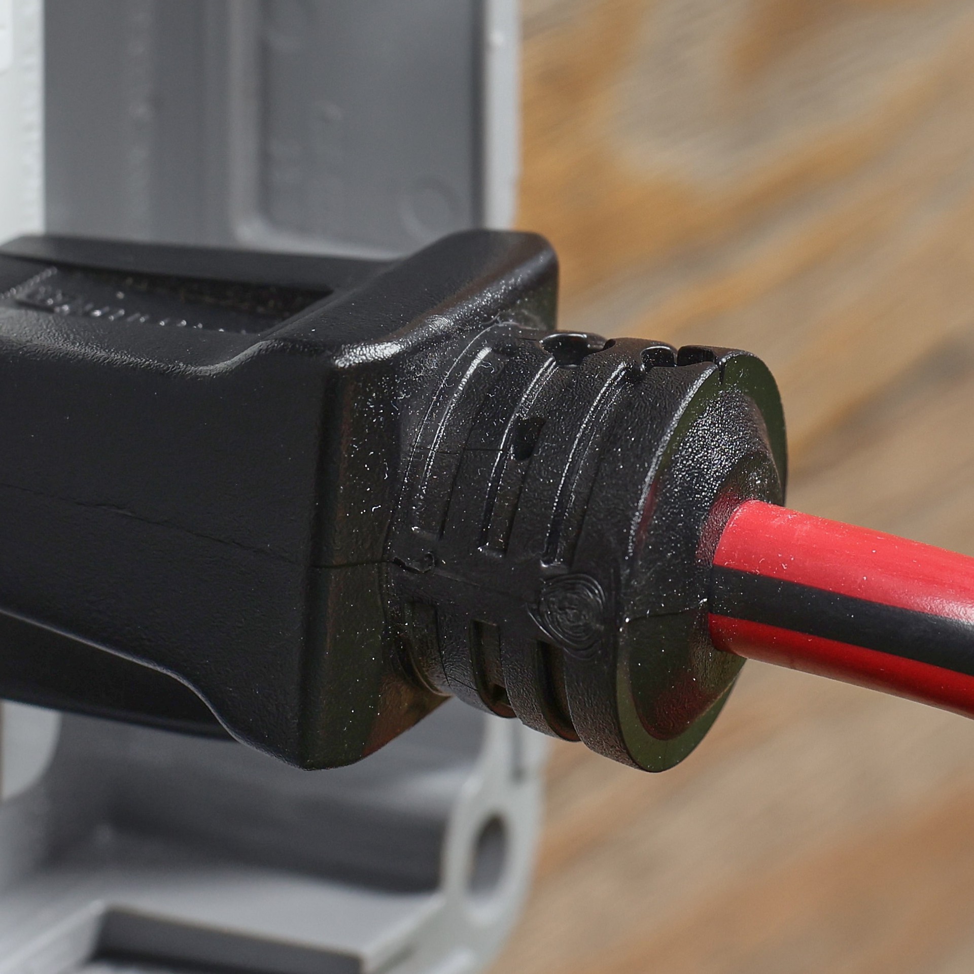 slide 2 of 6, Utilitech 25-ft 14 / 3 Medium Duty 3 Prong Red and black Outdoor Extension Power Cord, 1 ct