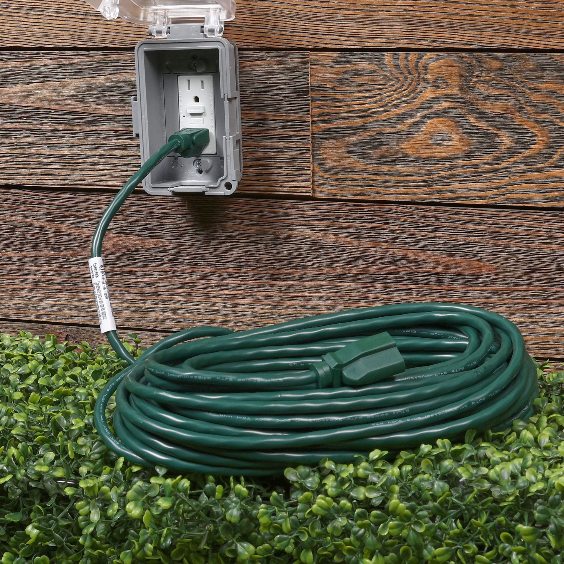 slide 4 of 6, Utilitech 75-ft 16 / 3 Light Duty 3 Prong Green Outdoor Extension Power Cord, 1 ct