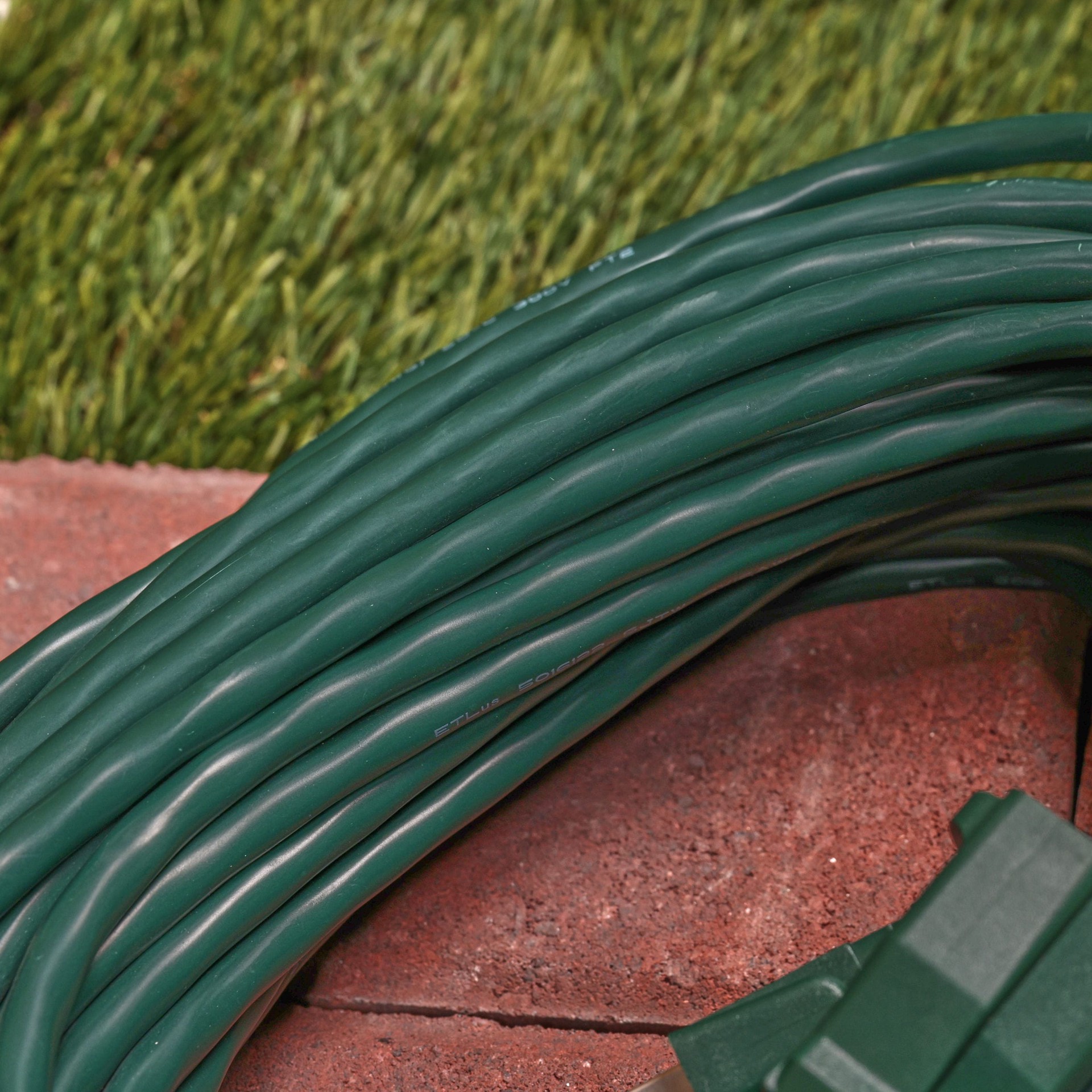 slide 5 of 6, Utilitech 75-ft 16 / 3 Light Duty 3 Prong Green Outdoor Extension Power Cord, 1 ct