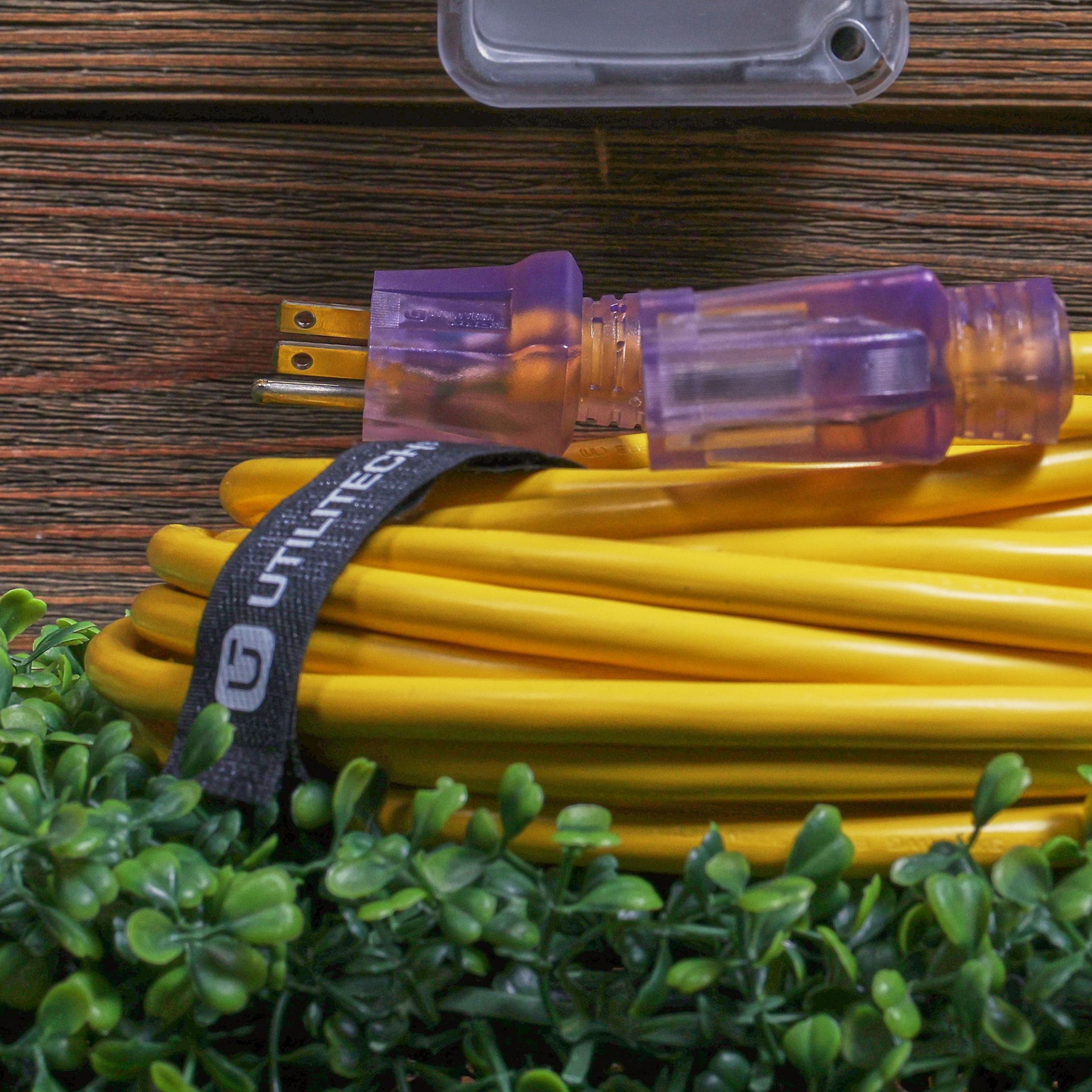 slide 6 of 6, Utilitech 50-ft 14 / 3 Medium Duty 3 Prong Yellow Outdoor Extension Power Cord, 1 ct