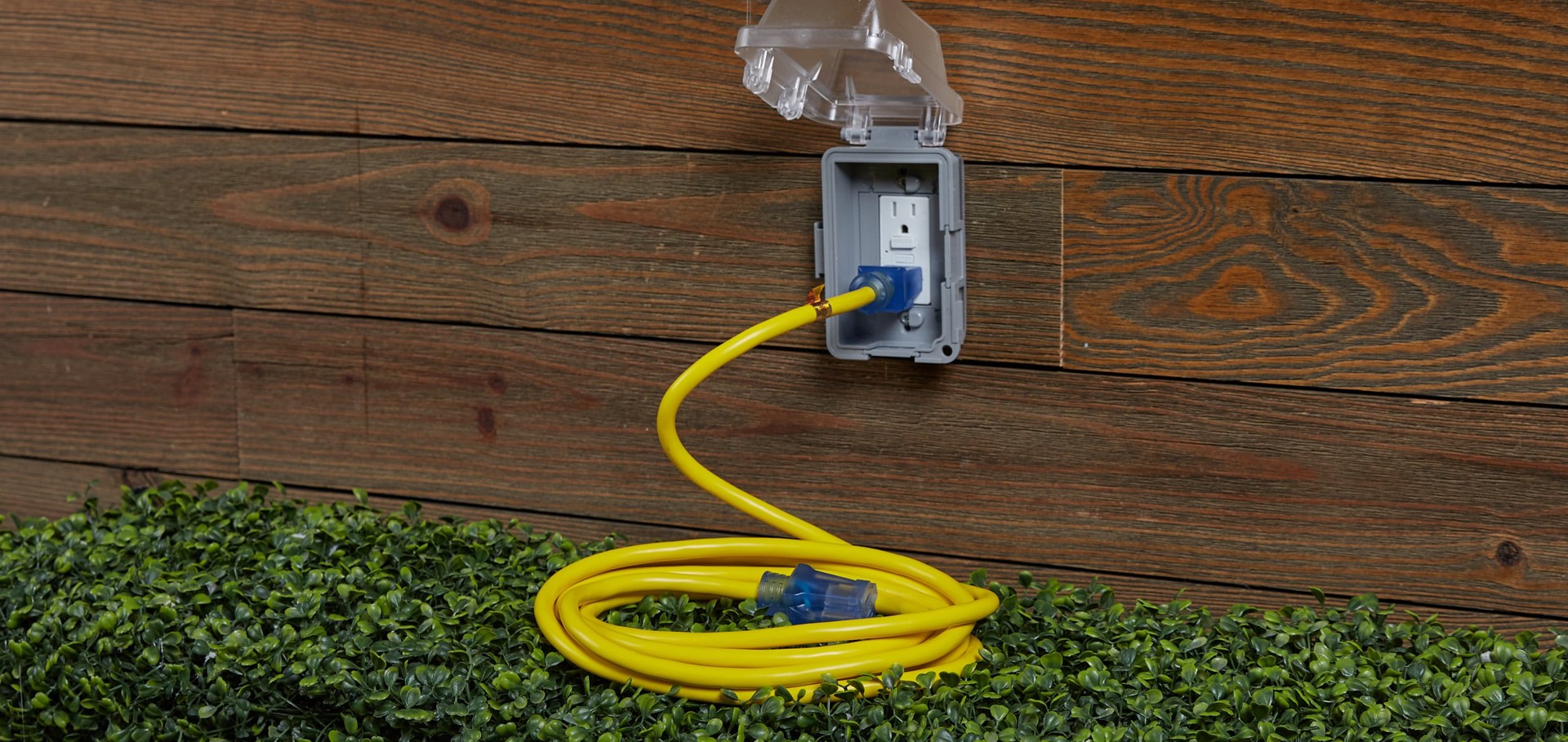 slide 3 of 6, Utilitech 15-ft 12 / 3 Medium Duty 3 Prong Yellow Outdoor Extension Power Cord, 1 ct