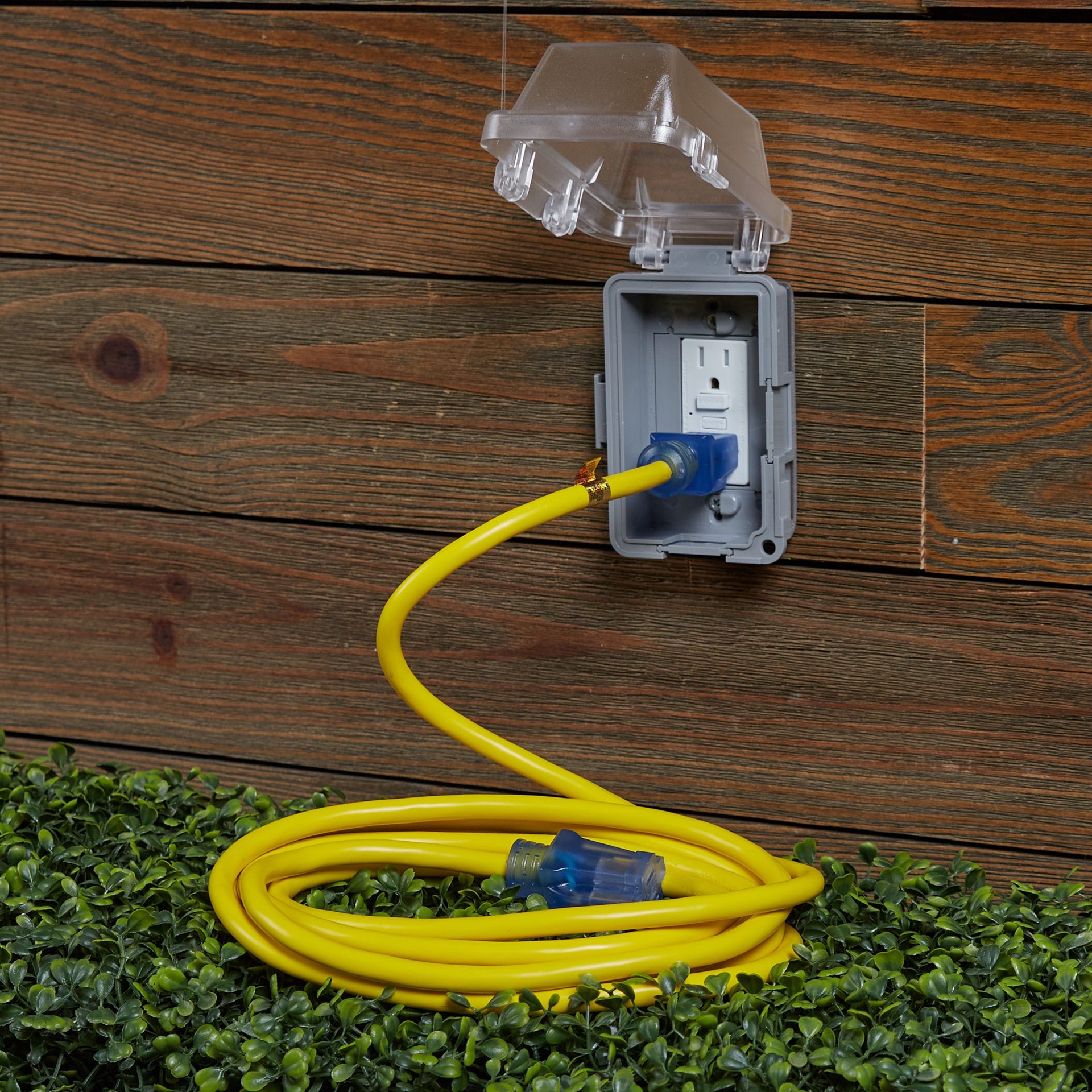slide 4 of 6, Utilitech 15-ft 12 / 3 Medium Duty 3 Prong Yellow Outdoor Extension Power Cord, 1 ct
