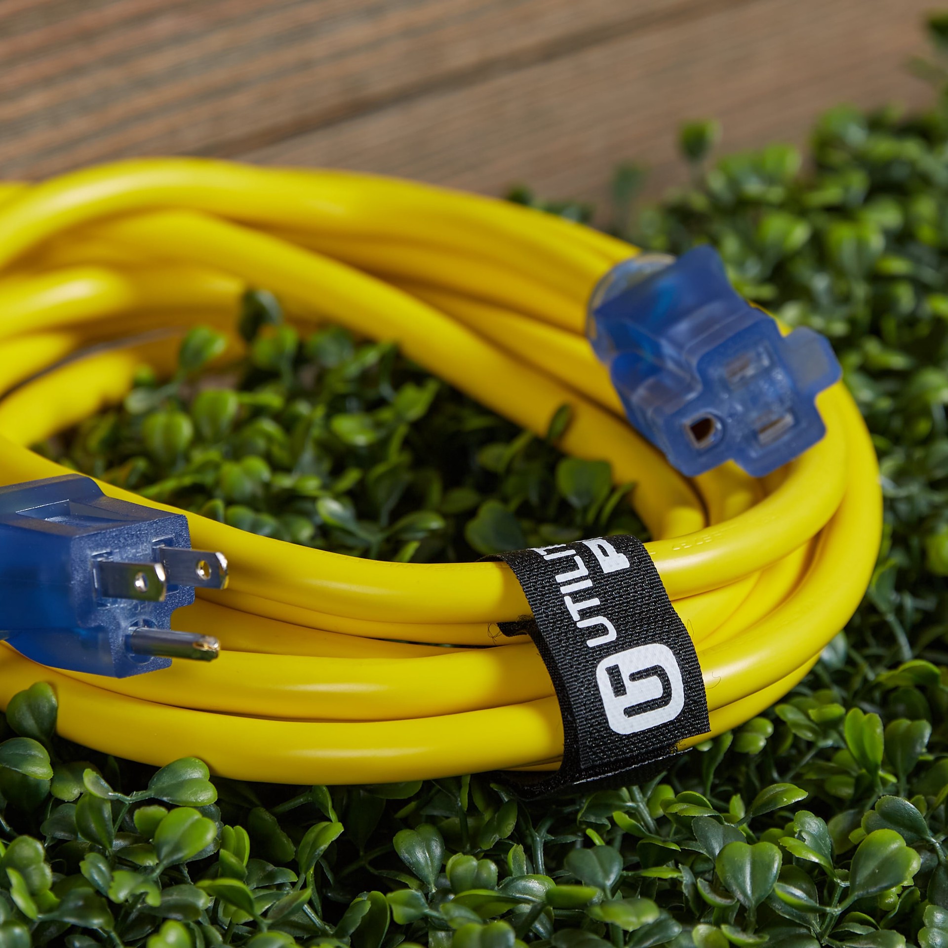 slide 6 of 6, Utilitech 15-ft 12 / 3 Medium Duty 3 Prong Yellow Outdoor Extension Power Cord, 1 ct