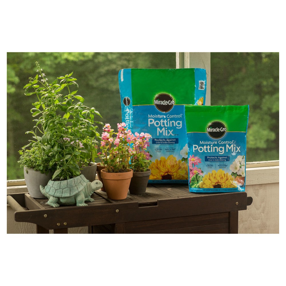 slide 5 of 5, Miracle-Gro Moisture Control Potting Mix 8 qt, 8 qt