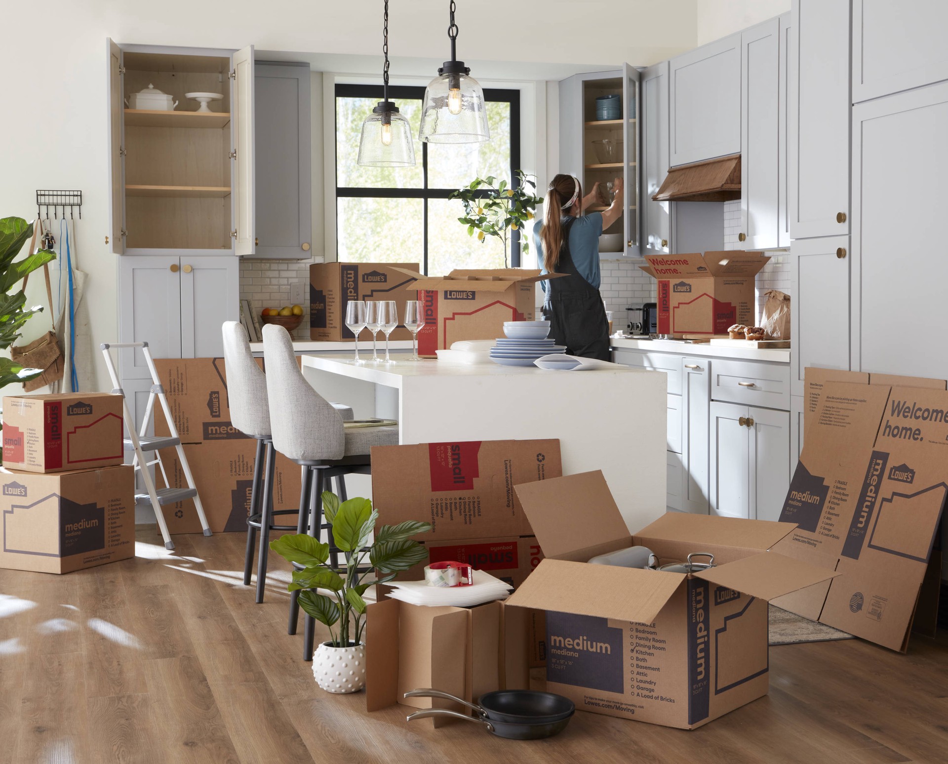 slide 2 of 6, Lowe's 24.0-in W x 18.0-in H x 18.0-in D Classic Large Cardboard Moving Box with Handle Holes, 1 ct