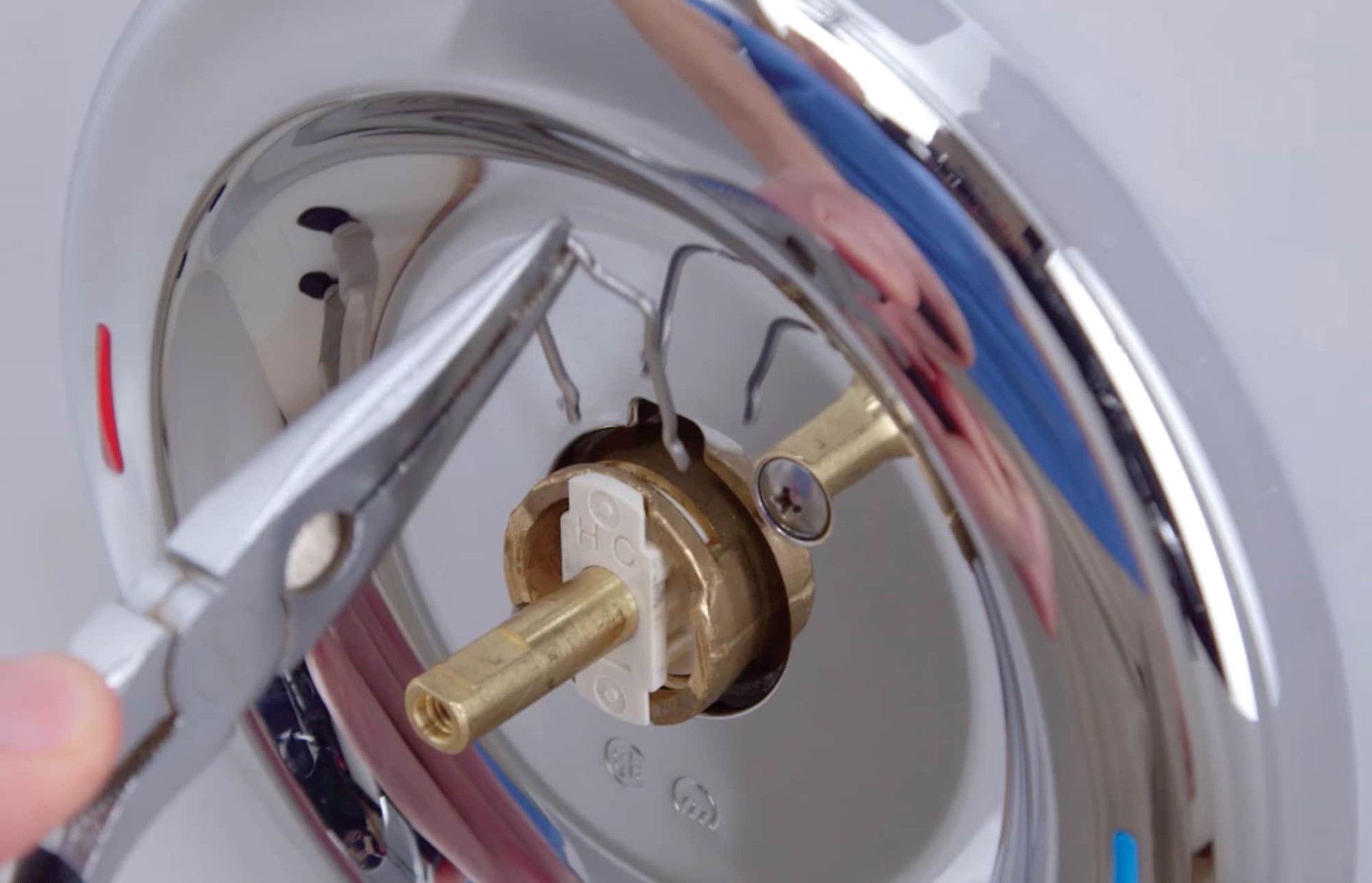 slide 3 of 6, Moen 1 -Handle Brass and plastic Tub/Shower Valve Cartridge for Moen, 1 ct